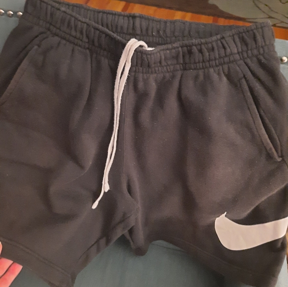 Nike Basketball shorts, Large - Picture 4 of 5